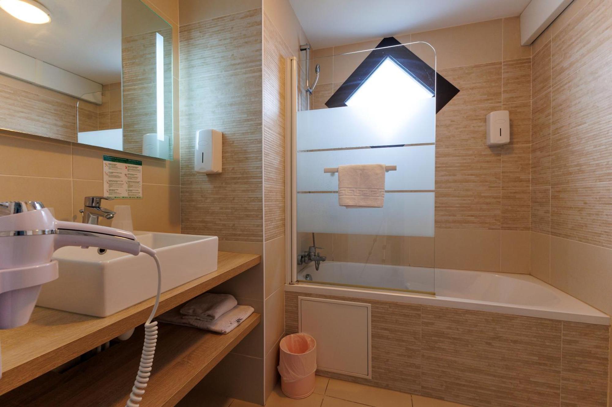 Logis Hotel Le Rochelois La Rochelle  Kültér fotó